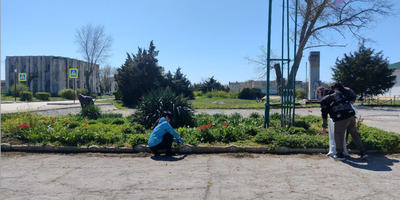 Субботники в Веселовском Доме культуры и Ярковском сельском клубе